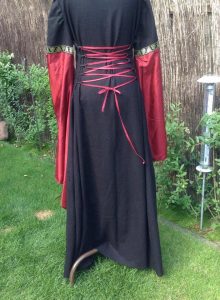Kleid schwarz rot Schnürung