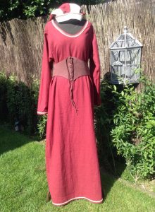 Leinenkleid rot mit Mieder